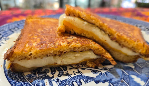 Cafe Grilled Cheese ( 3 Cheese ) Sandwich