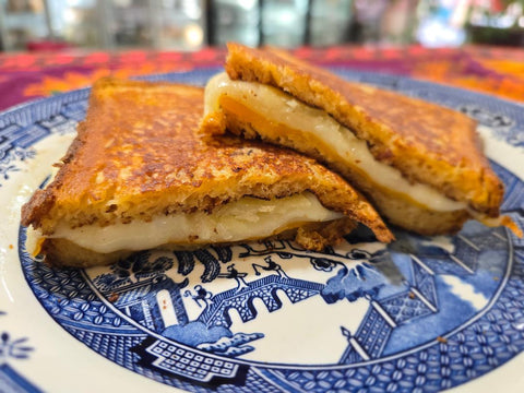 Cafe Grilled Cheese ( 3 Cheese ) Sandwich