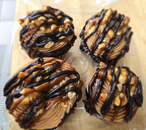 Chocolate Caramel Pretzel Crunch Cupcakes