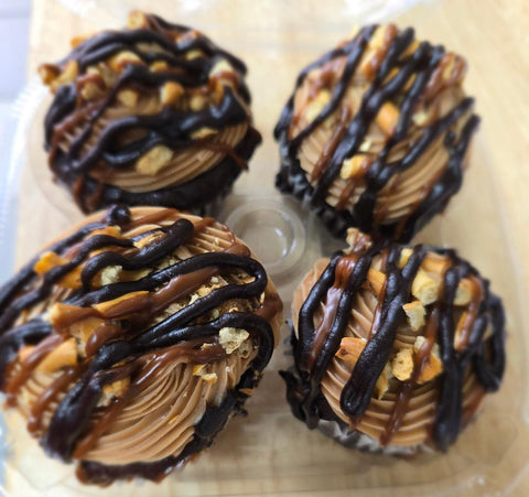 Chocolate Caramel Pretzel Crunch Cupcakes