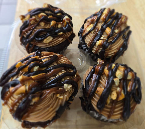 Chocolate Caramel Pretzel Crunch Cupcakes